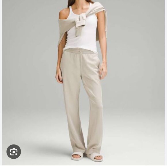 Lululemon Softstreme Khaki High-Rise Pant Size 10 NEW - Picture 2 of 7